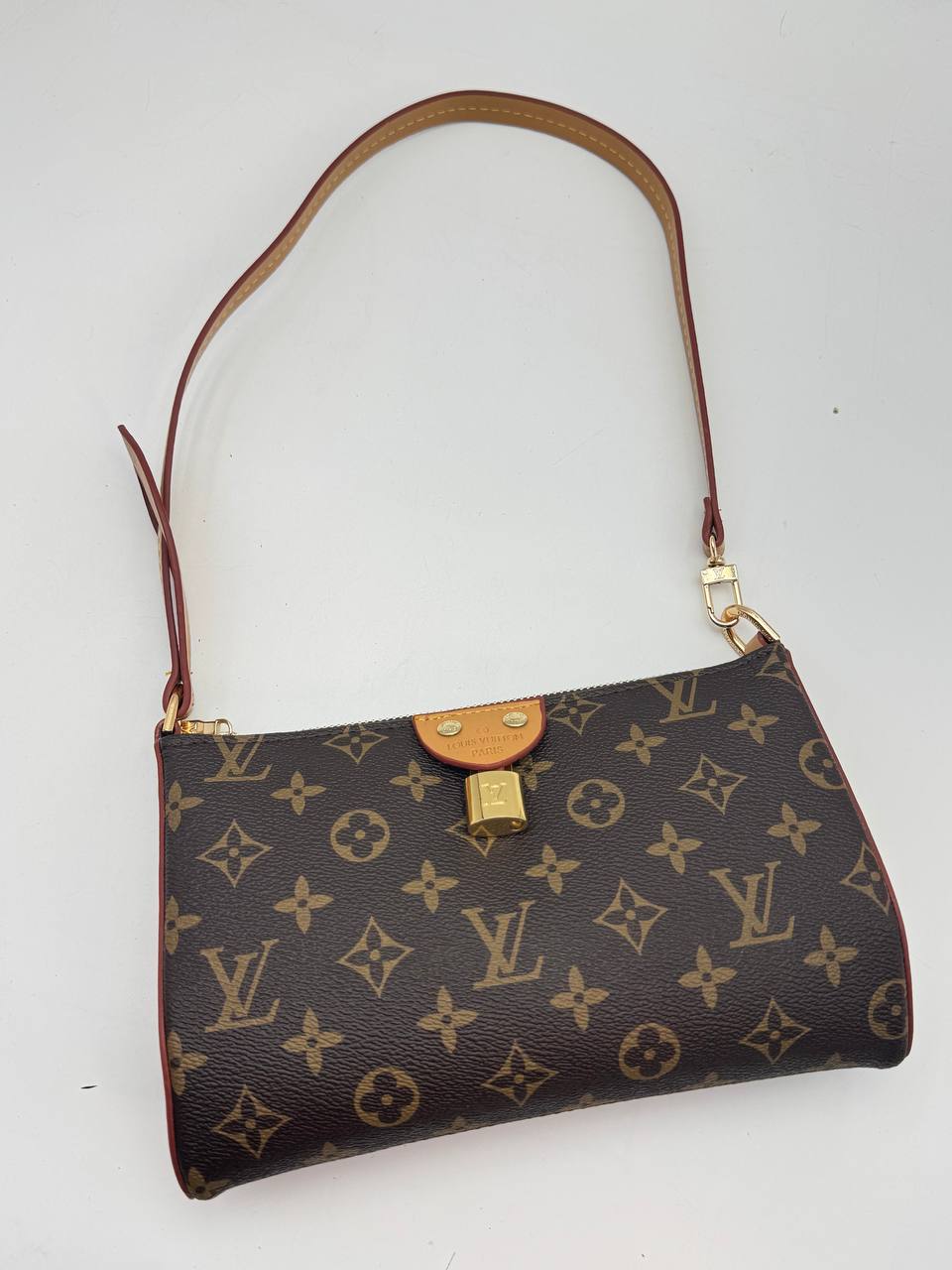 Sac pochette lv cadenas